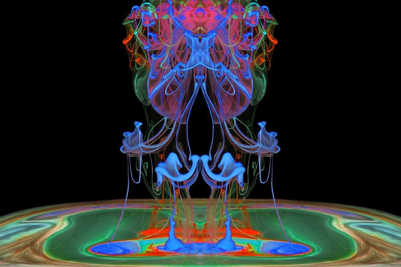 Illustration for article titled El curioso arte de fotografiar líquidos de colores